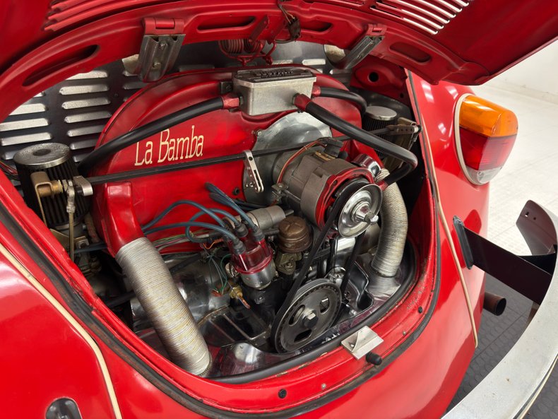 Volkswagen-Super-beetle-1974-Phoenix-Red-White-32