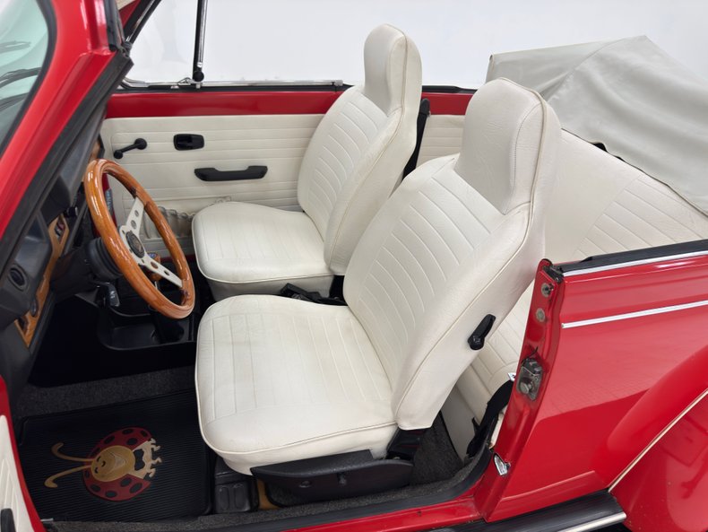 Volkswagen-Super-beetle-1974-Phoenix-Red-White-37