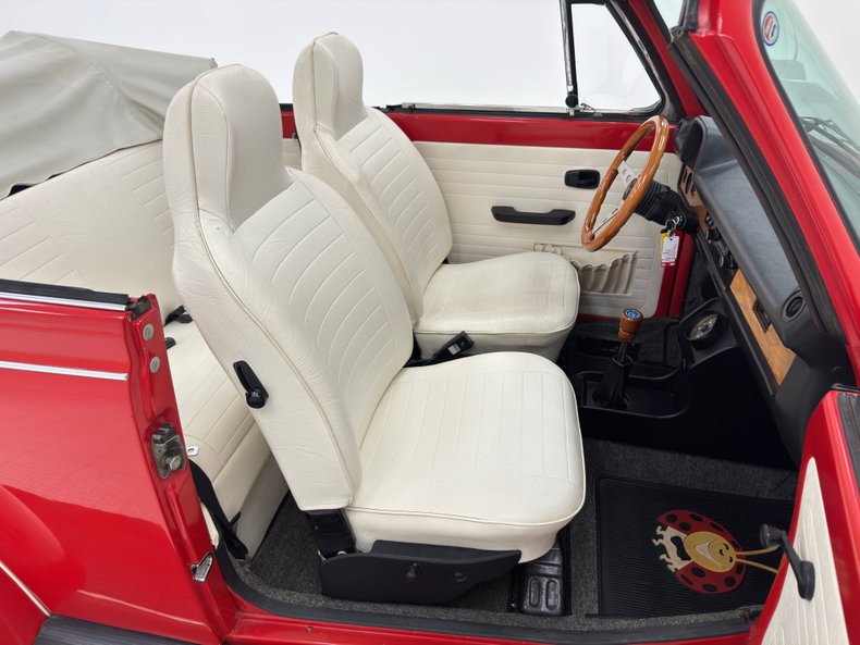 Volkswagen-Super-beetle-1974-Phoenix-Red-White-40