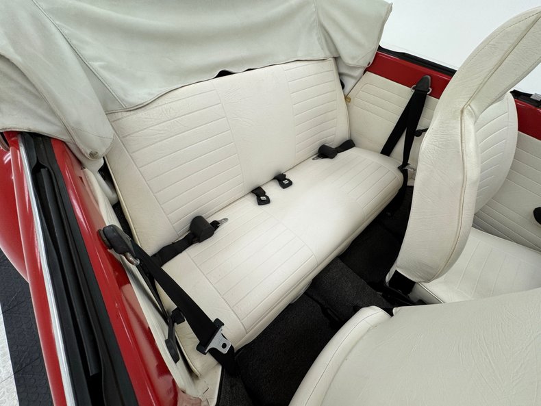 Volkswagen-Super-beetle-1974-Phoenix-Red-White-42