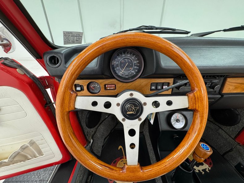 Volkswagen-Super-beetle-1974-Phoenix-Red-White-43