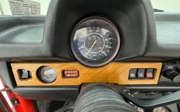 Volkswagen-Super-beetle-1974-Phoenix-Red-White-44