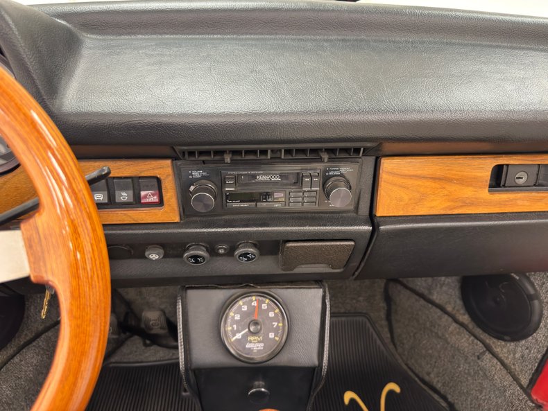 Volkswagen-Super-beetle-1974-Phoenix-Red-White-46