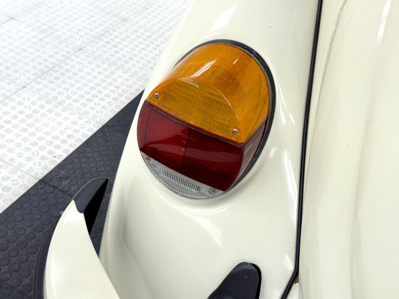 Volkswagen-Super-beetle-1977-White-White-23