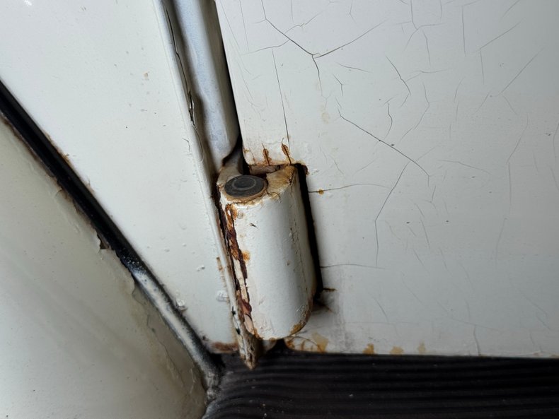 Volkswagen-Super-beetle-1977-White-White-24