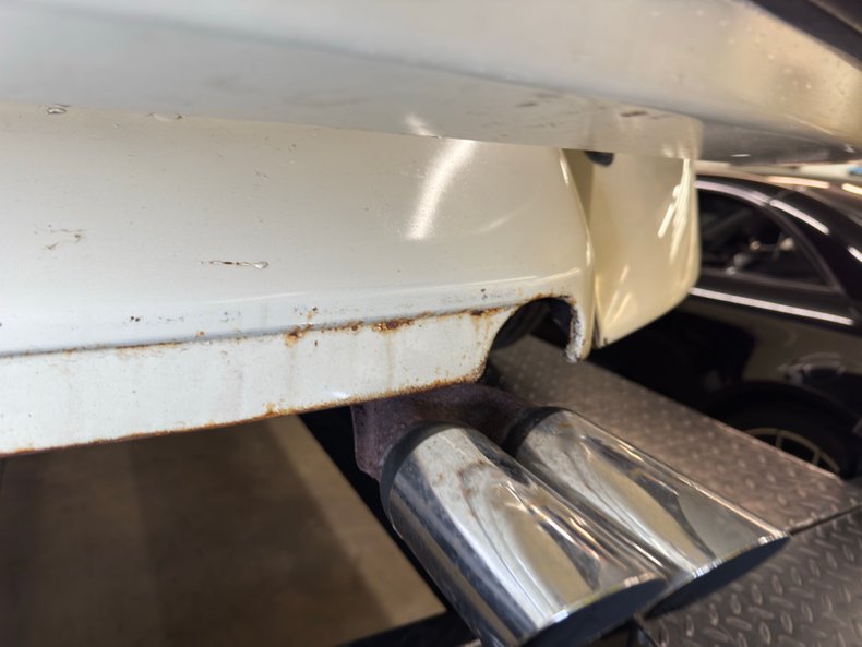 Volkswagen-Super-beetle-1977-White-White-30