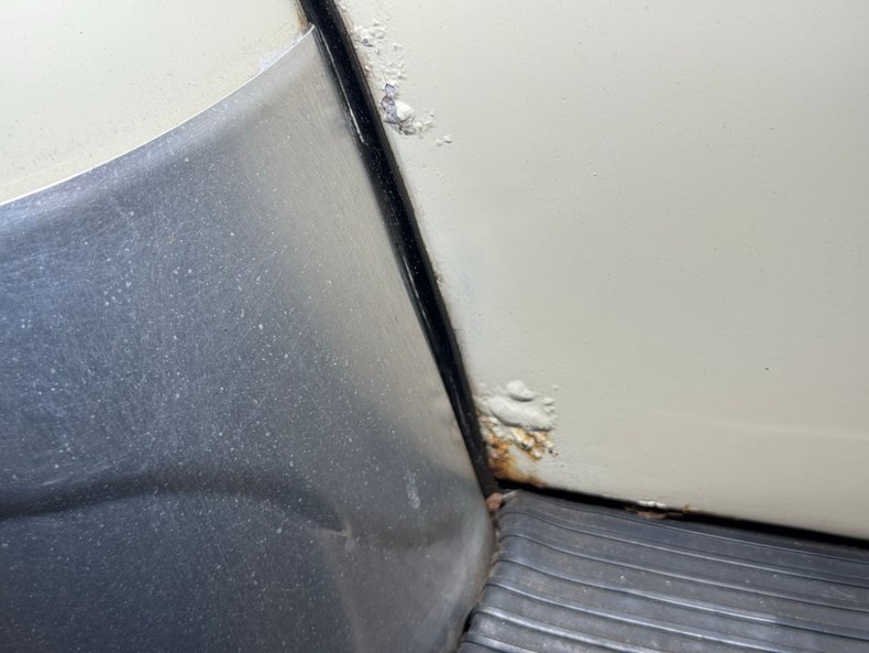 Volkswagen-Super-beetle-1977-White-White-31