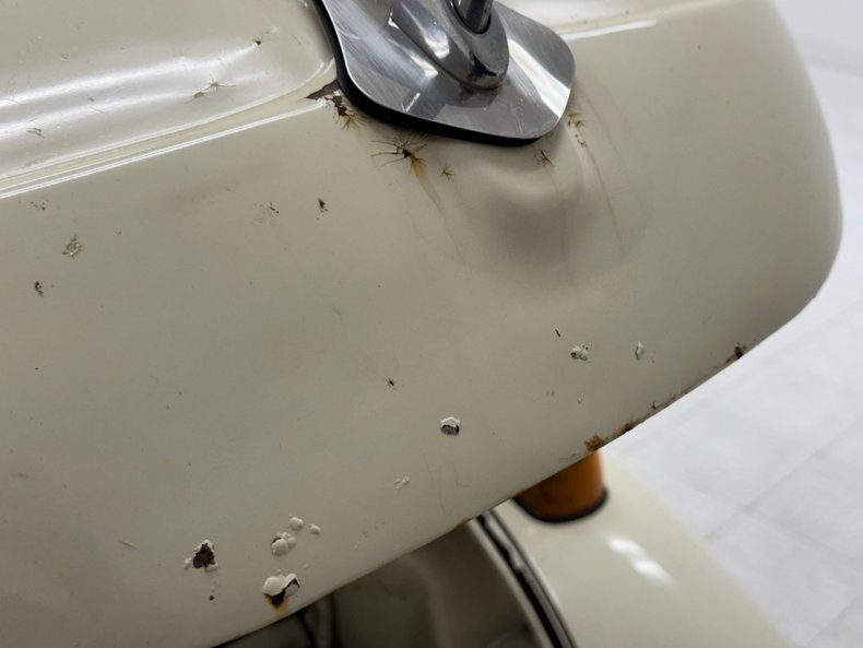 Volkswagen-Super-beetle-1977-White-White-40