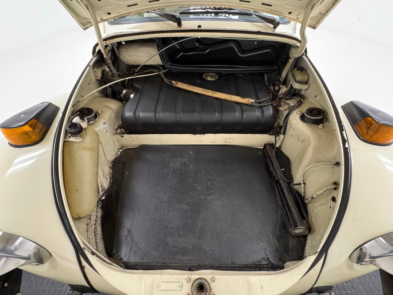 Volkswagen-Super-beetle-1977-White-White-43