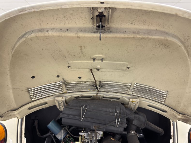 Volkswagen-Super-beetle-1977-White-White-45