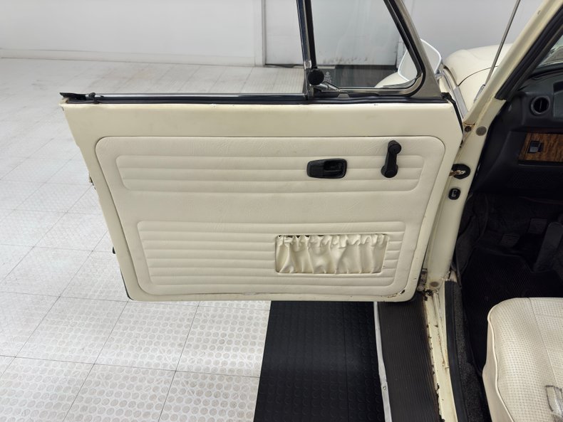 Volkswagen-Super-beetle-1977-White-White-49