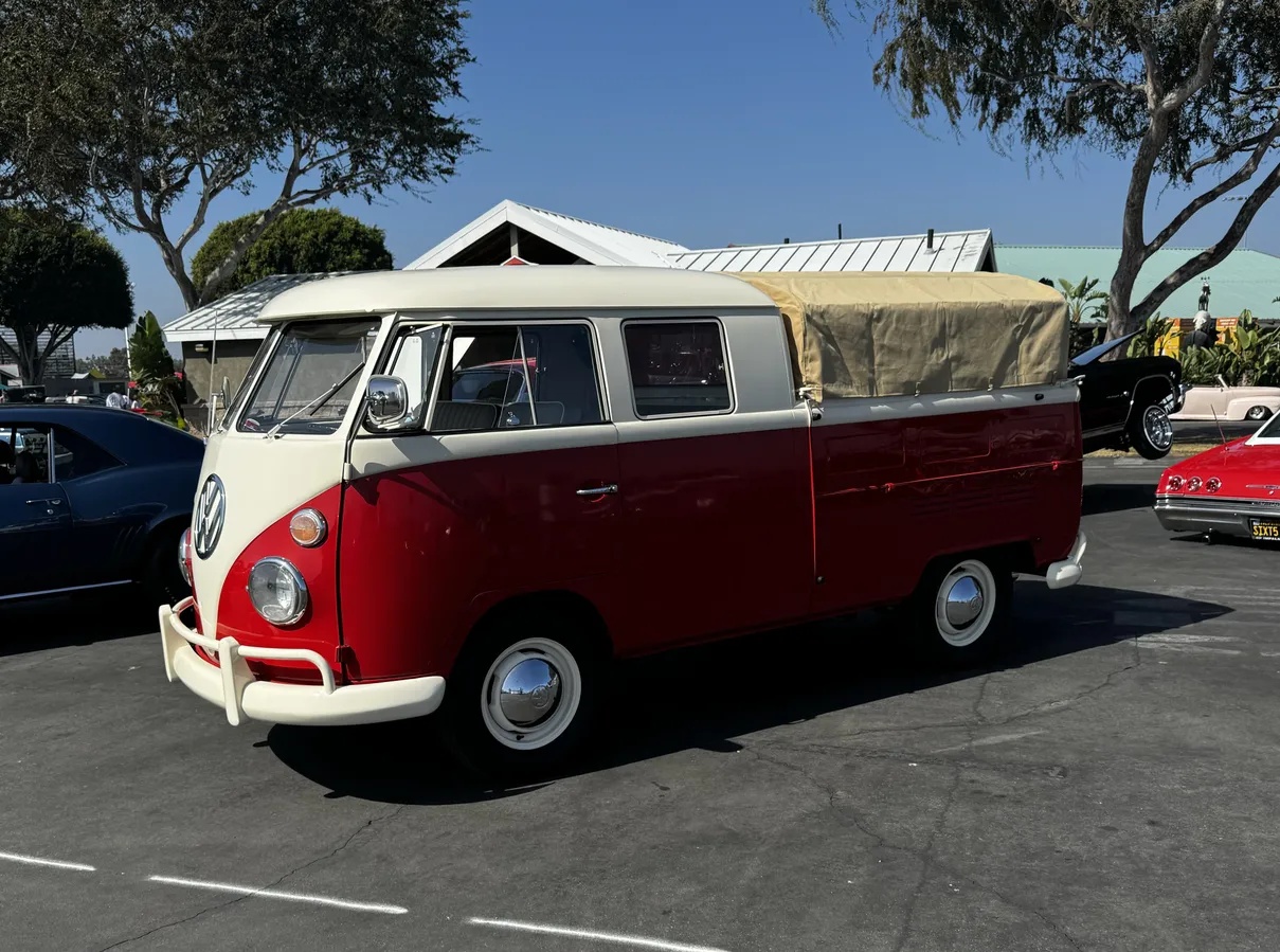 Volkswagen-Transporter-1966-Red-Gray-12