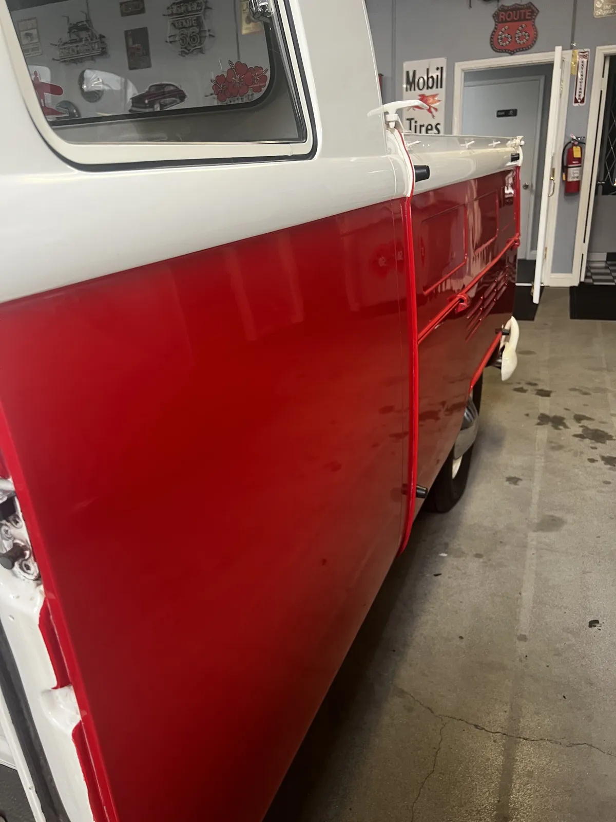 Volkswagen-Transporter-1966-Red-Gray-15