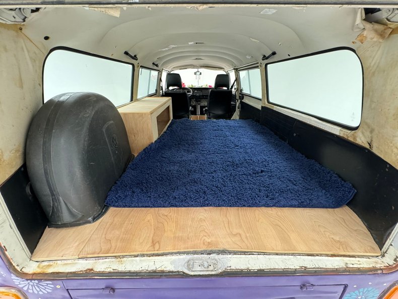 Volkswagen-Type-2-1979-Purple-Black-22
