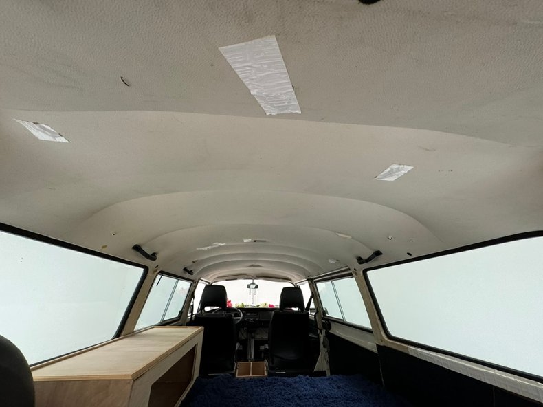 Volkswagen-Type-2-1979-Purple-Black-23