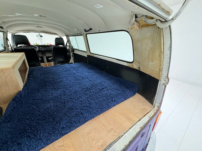 Volkswagen-Type-2-1979-Purple-Black-24