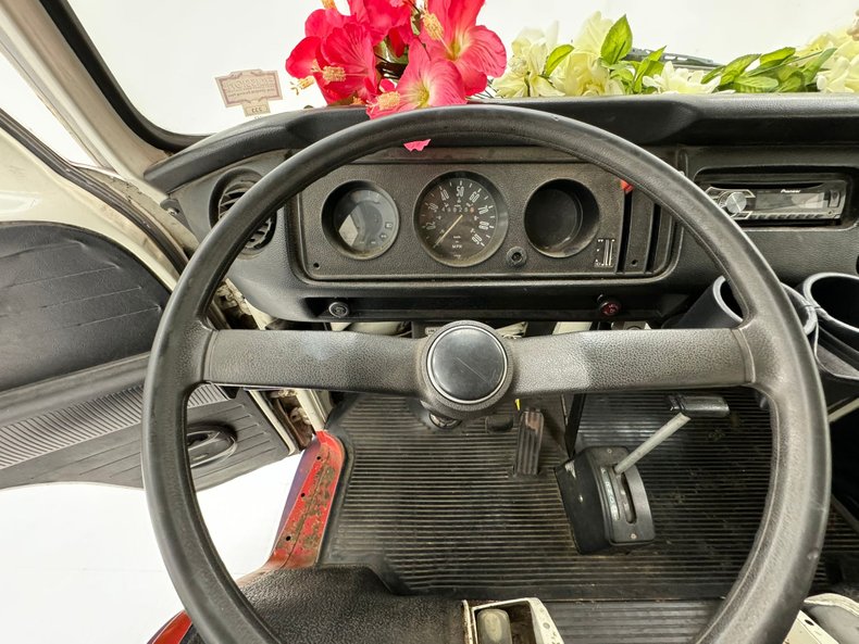 Volkswagen-Type-2-1979-Purple-Black-43