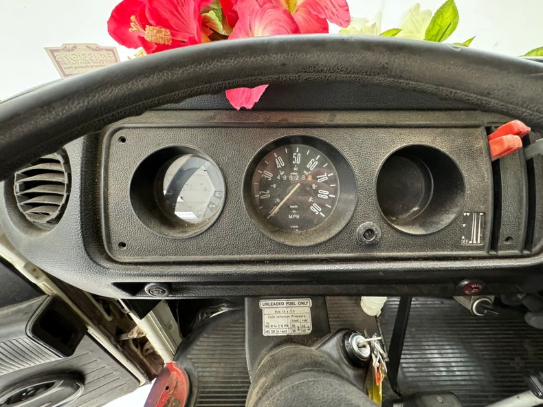 Volkswagen-Type-2-1979-Purple-Black-44