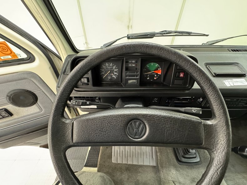 Volkswagen-Vanagon-1991-Pastel-White-Gray-1