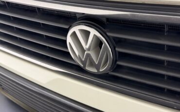 Volkswagen-Vanagon-1991-Pastel-White-Gray-11