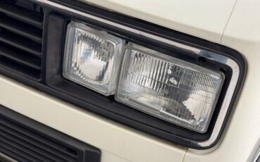 Volkswagen-Vanagon-1991-Pastel-White-Gray-12