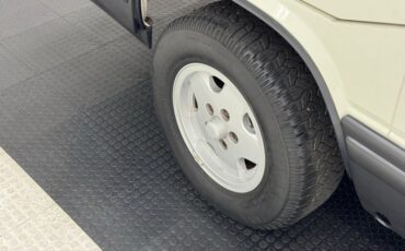 Volkswagen-Vanagon-1991-Pastel-White-Gray-13