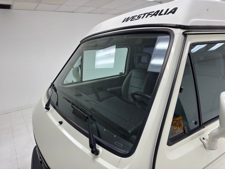 Volkswagen-Vanagon-1991-Pastel-White-Gray-14