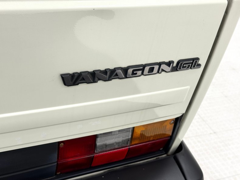 Volkswagen-Vanagon-1991-Pastel-White-Gray-20