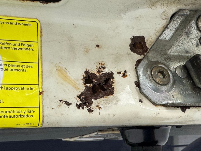 Volkswagen-Vanagon-1991-Pastel-White-Gray-26