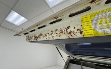 Volkswagen-Vanagon-1991-Pastel-White-Gray-27