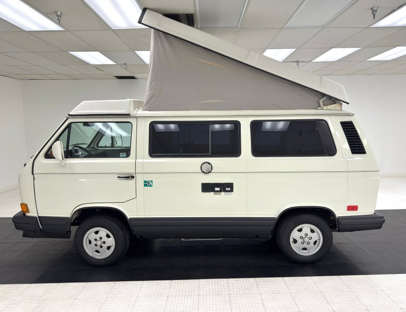 Volkswagen-Vanagon-1991-Pastel-White-Gray-3