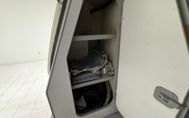 Volkswagen-Vanagon-1991-Pastel-White-Gray-31