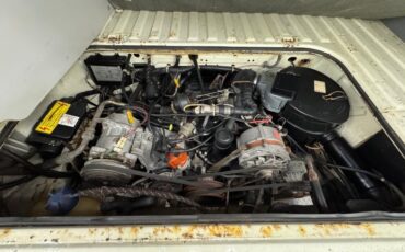 Volkswagen-Vanagon-1991-Pastel-White-Gray-33