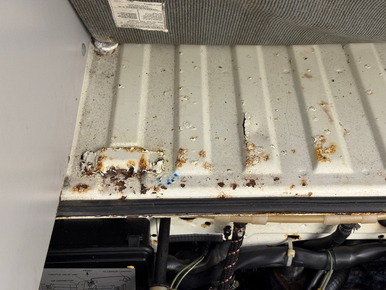 Volkswagen-Vanagon-1991-Pastel-White-Gray-34