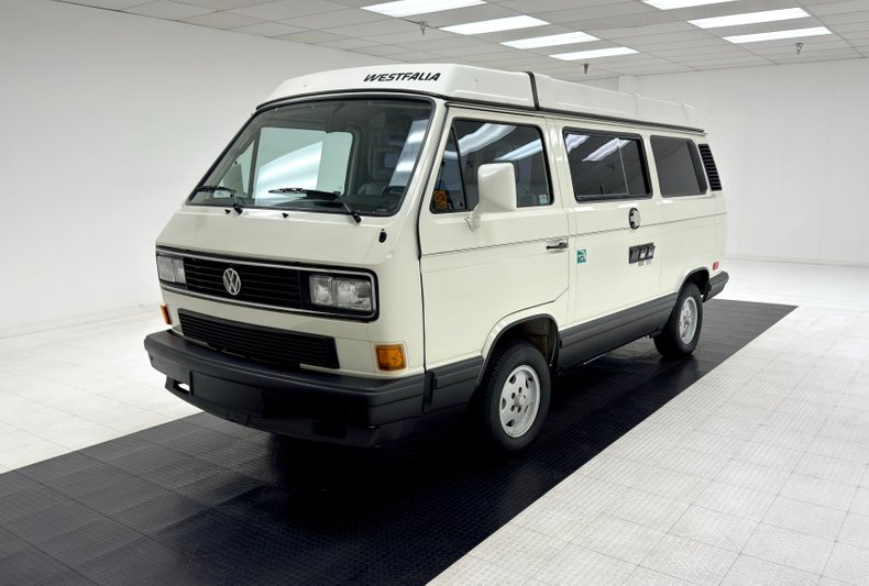 Volkswagen-Vanagon-1991-Pastel-White-Gray-35