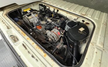 Volkswagen-Vanagon-1991-Pastel-White-Gray-38