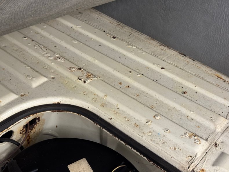 Volkswagen-Vanagon-1991-Pastel-White-Gray-39