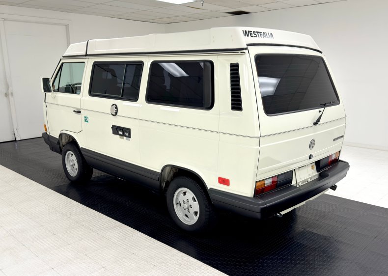 Volkswagen-Vanagon-1991-Pastel-White-Gray-4
