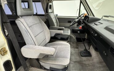 Volkswagen-Vanagon-1991-Pastel-White-Gray-44