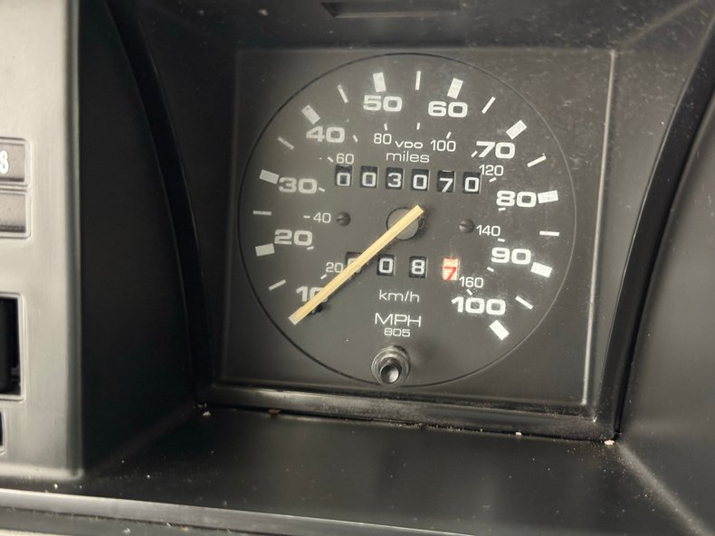 Volkswagen-Vanagon-1991-Pastel-White-Gray-46