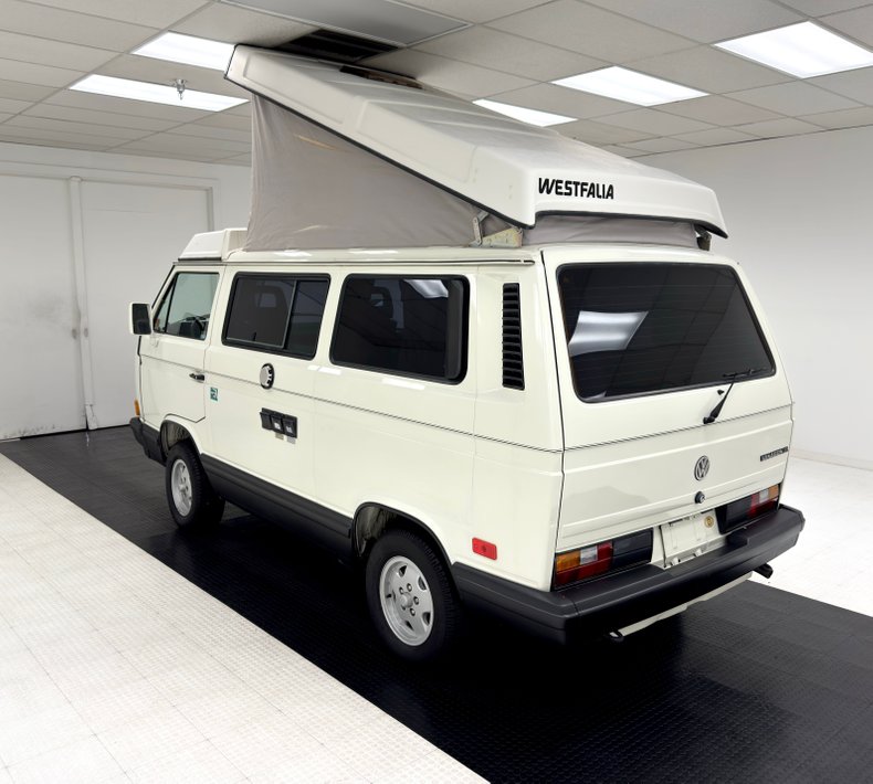 Volkswagen-Vanagon-1991-Pastel-White-Gray-5
