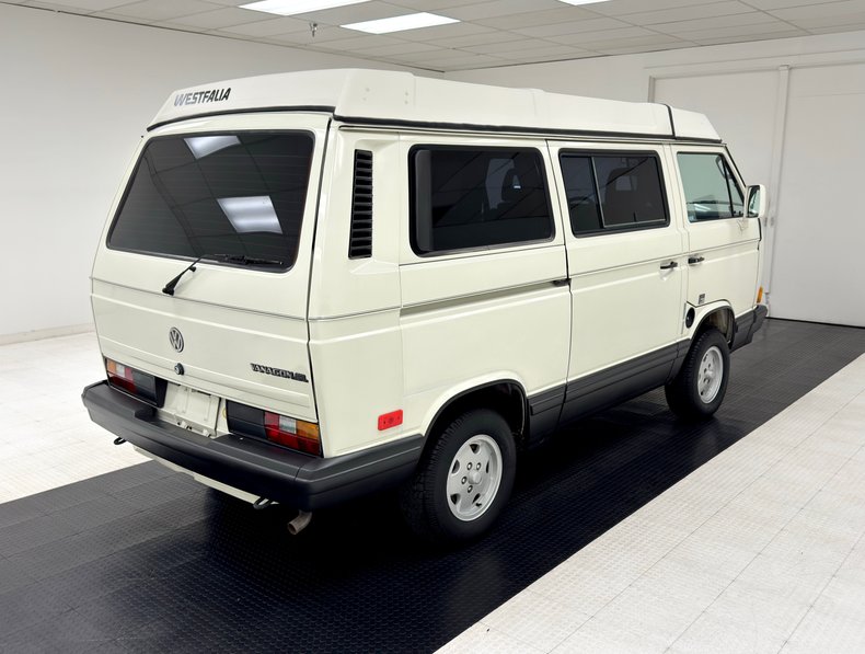 Volkswagen-Vanagon-1991-Pastel-White-Gray-7