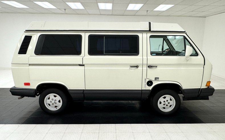 Volkswagen-Vanagon-1991-Pastel-White-Gray-8