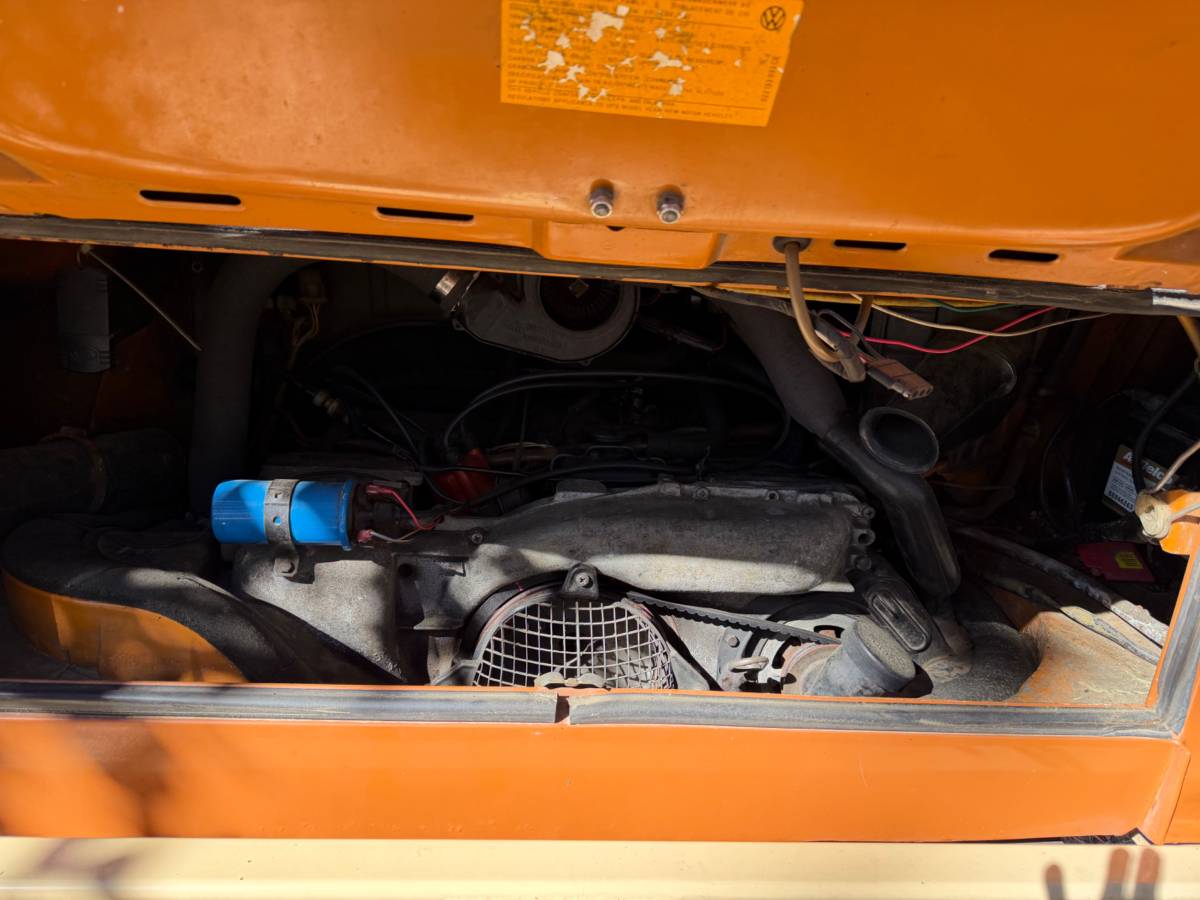 Volkswagen-bus-1978-orange-12