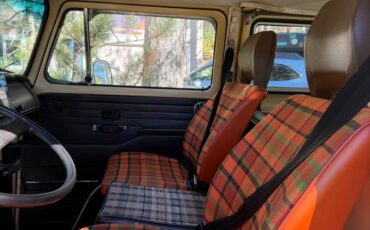 Volkswagen-bus-1978-orange-8