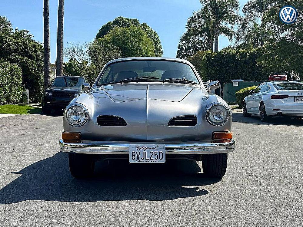 Volkswagen-karmann-ghia-1973-black-11