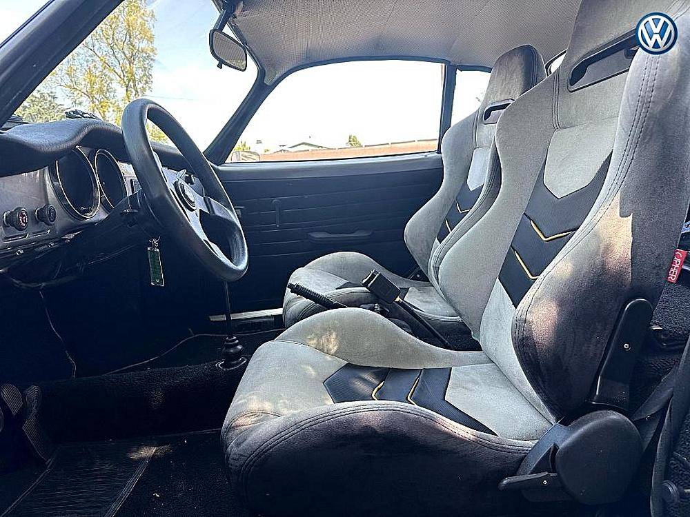 Volkswagen-karmann-ghia-1973-black-53