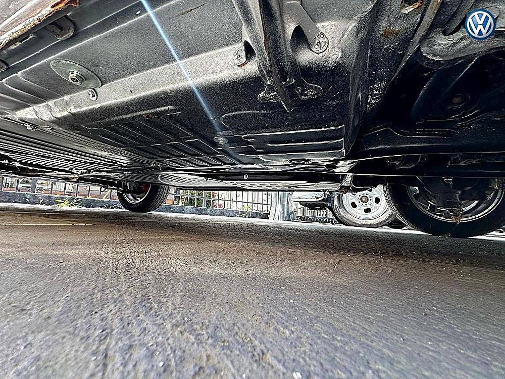 Volkswagen-karmann-ghia-1973-black-56