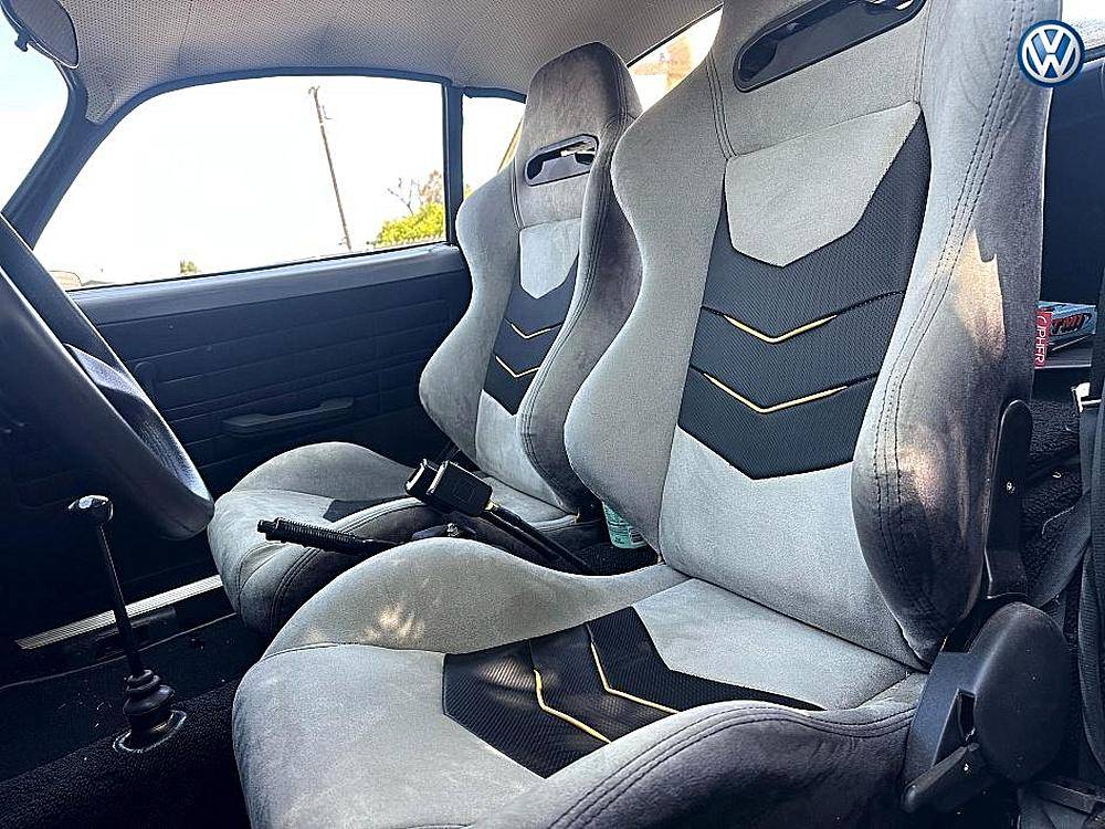 Volkswagen-karmann-ghia-1973-black-6