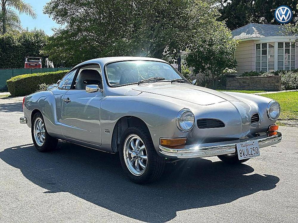 Volkswagen-karmann-ghia-1973-black-60